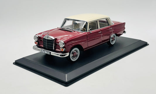 Mercedes Benz 200 (W110) 1966